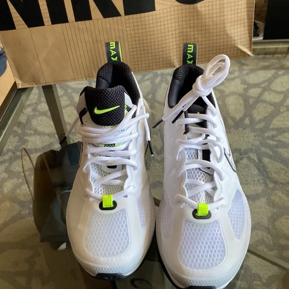 Brand new Nike Air MAX GENOME White men’s 9 - Picture 2 of 11